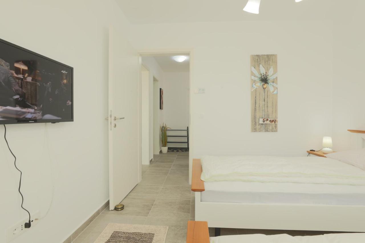 Elegant Sophia'S Apartment Brasov Exterior photo