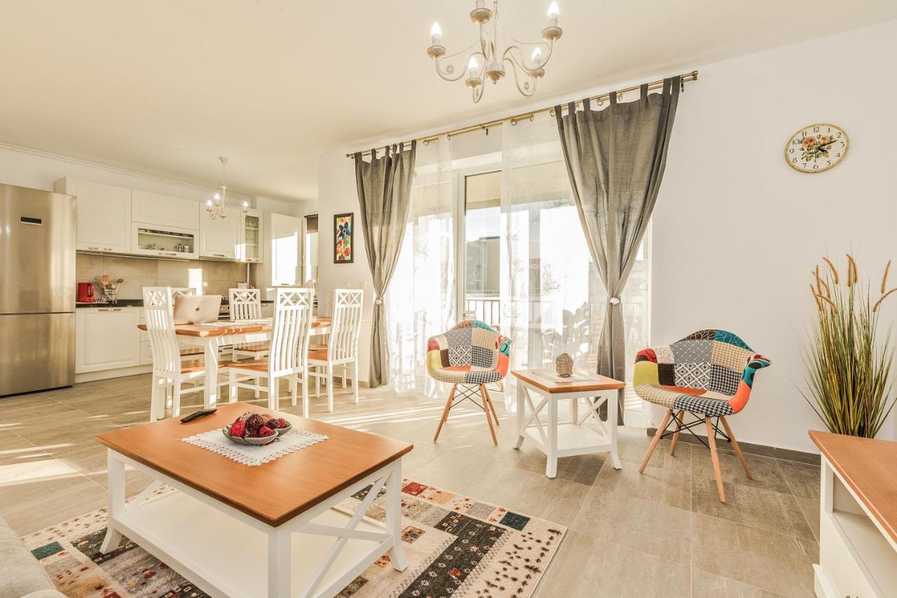 Elegant Sophia'S Apartment Brasov Exterior photo