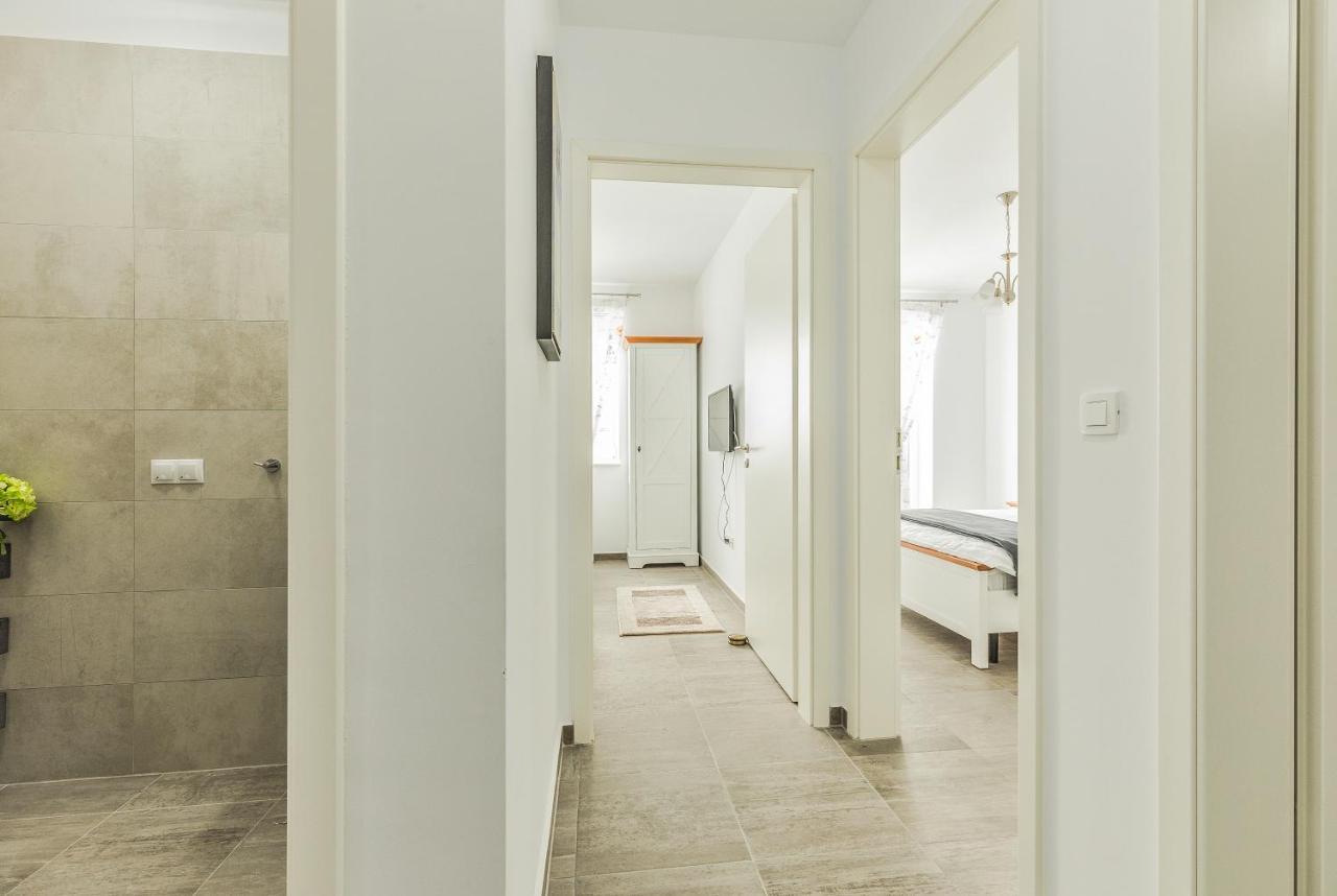 Elegant Sophia'S Apartment Brasov Exterior photo